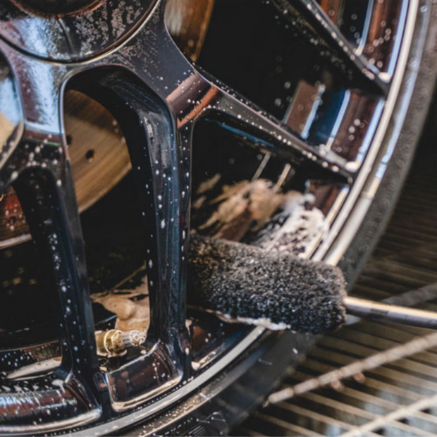 Wheel & Tyre Cleaner - Maniac Line For Car Detailing